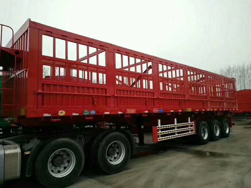 倉柵式半掛車